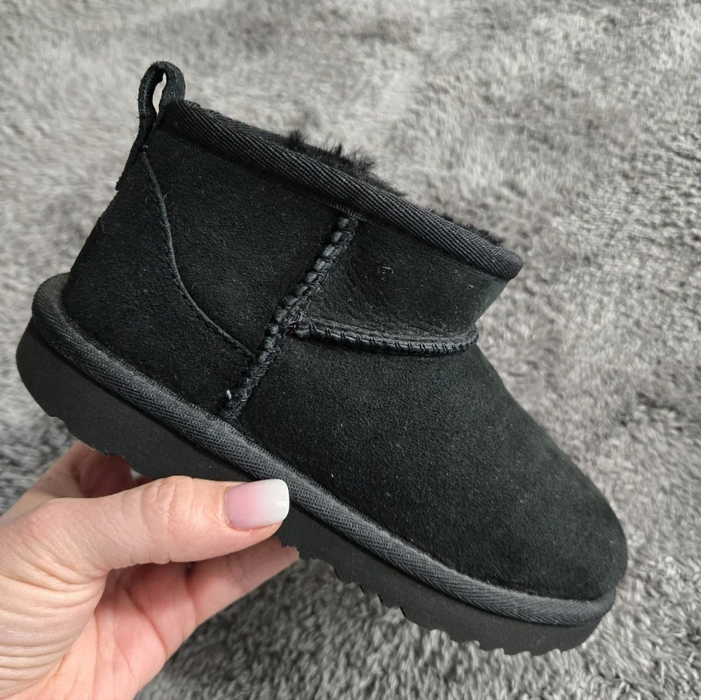 New UGG Kid's Classic Ultra Mini Bootie Little Kids Size 12 W/side Zipper - Picture 3 of 10